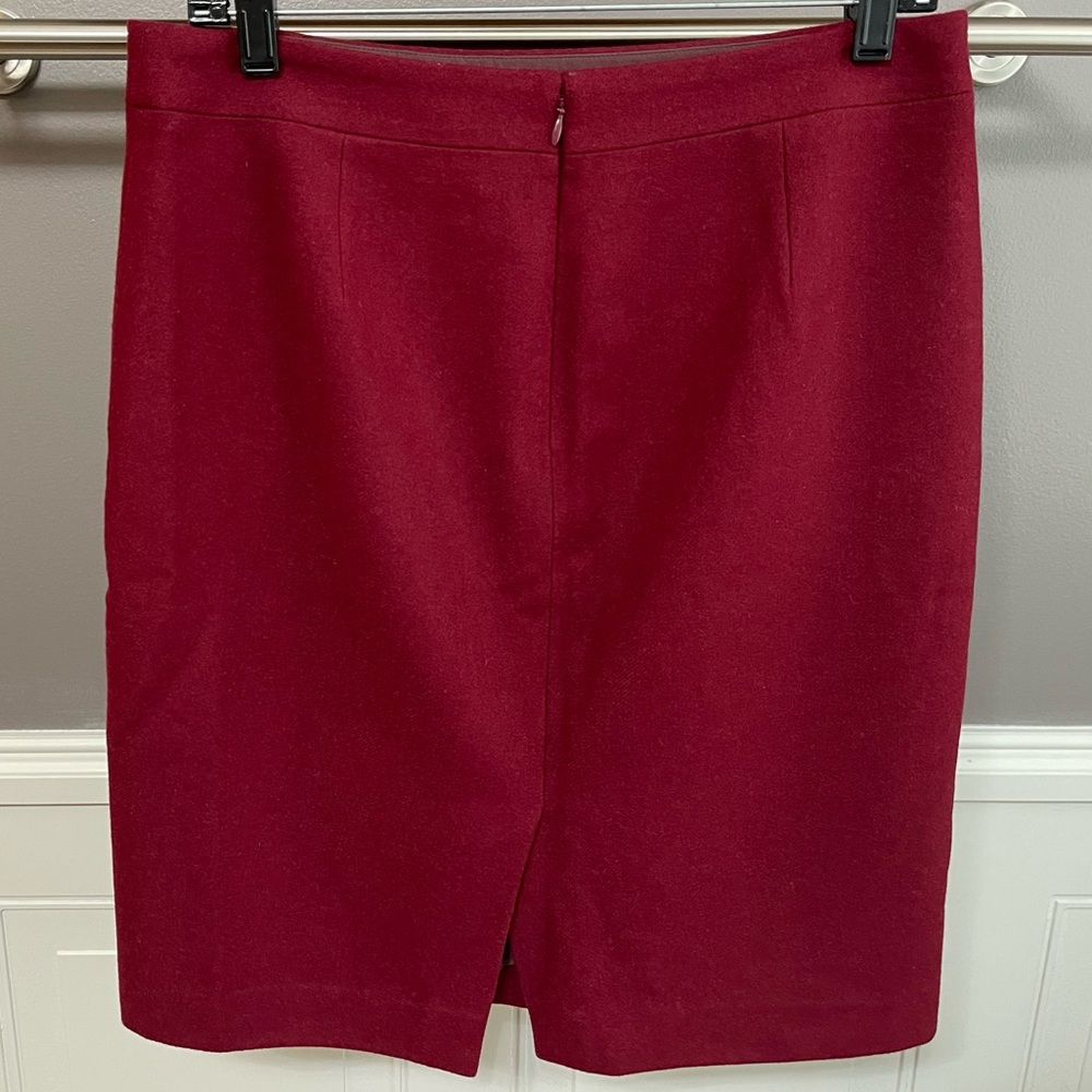 ⭐️J crew cranberry pencil skirt - Picture 6 of 11